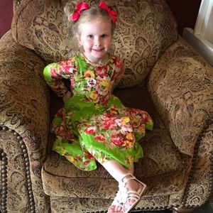 Beautiful bright green floral dress.